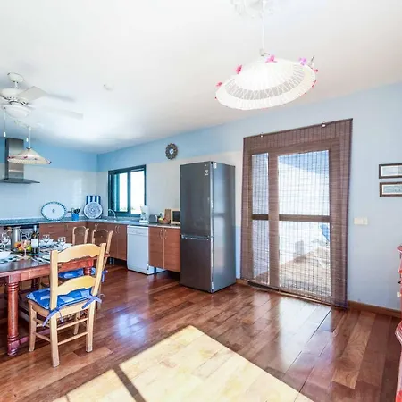 Puerta De Hierro Puerto del Carmen (Lanzarote)